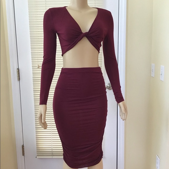 Dresses & Skirts - Sexy Low Crop Runched Maroon Skirt Set